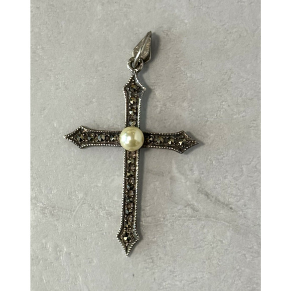 Vintage Sterling Silver Marcasite & Pearl Cross Statement Necklace Pendant 2" - Picture 3 of 8